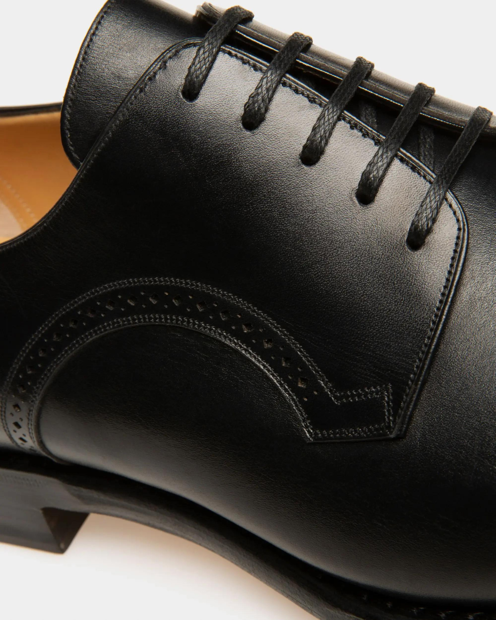 Scamardo Leather Derby Shoes In Black