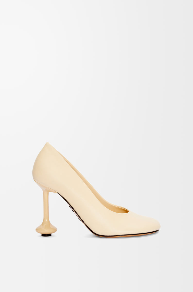 Toy pump in goatskin